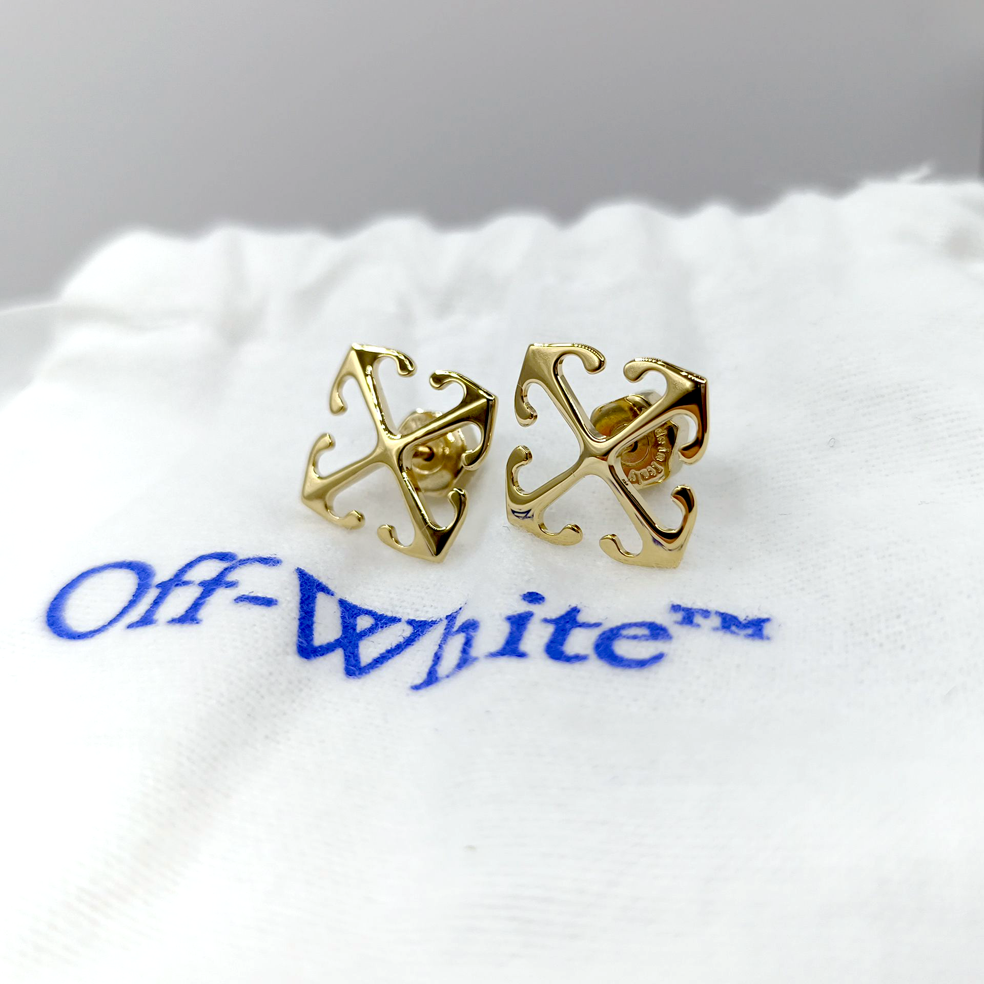 新品 OFF-WHITE Arrow アロー ピアス