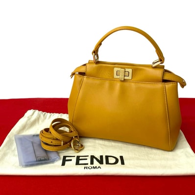 FENDI フェンディ ピーカブー ミニ レザー ショルダーバッグ イエロー
41414