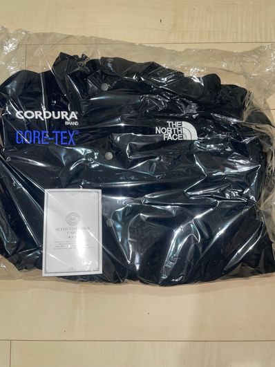 Supreme x The North Face Expedition Jacket "Black"