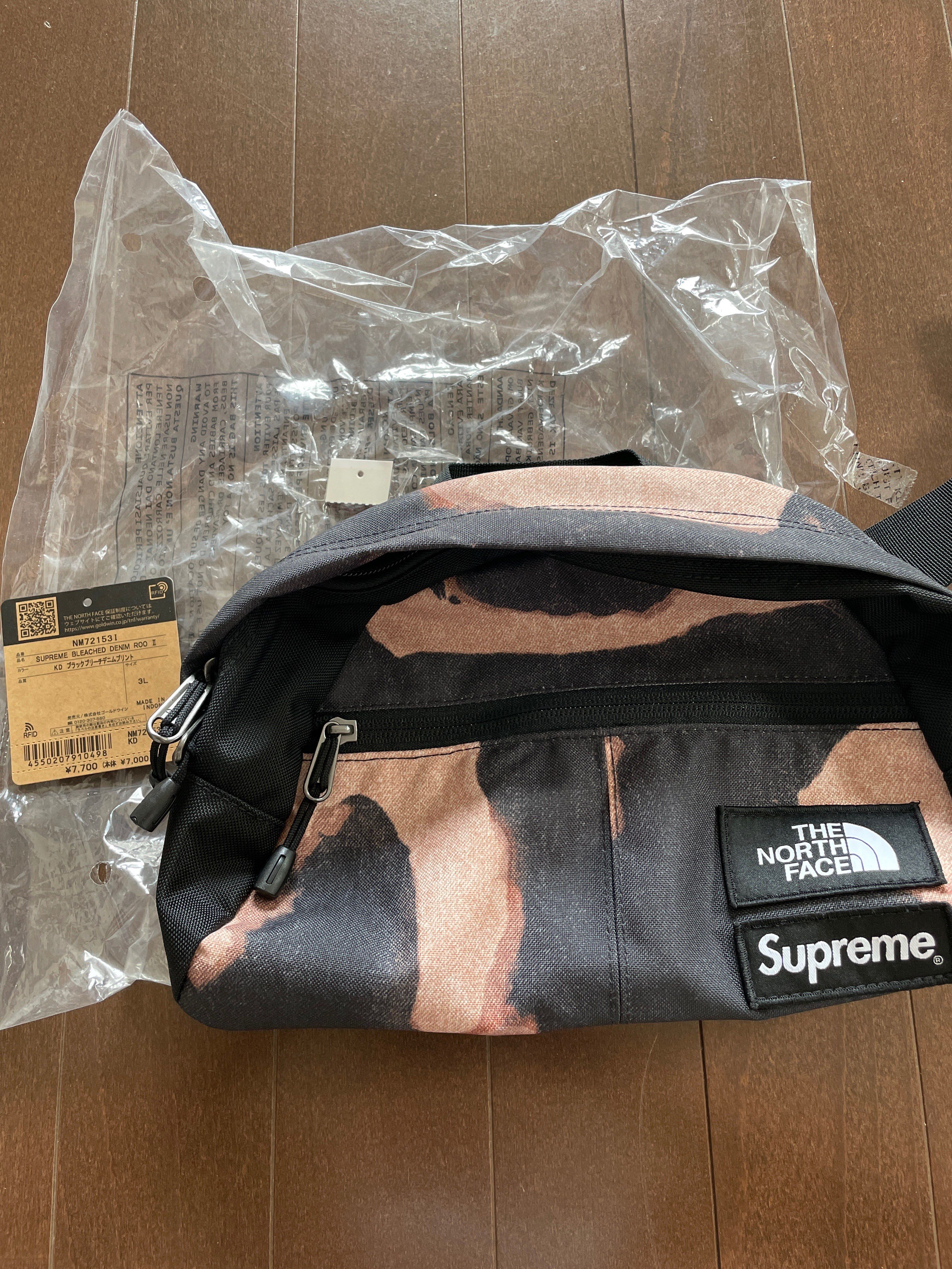 Supreme x The North Face Bleached Denim Print Roo II "Black"