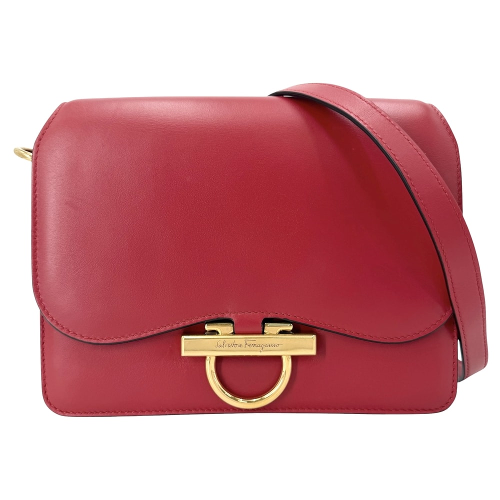 Salvatore Ferragamo サルヴァトーレフェラガモ ショルダーバッグ ガンチーニ ジョアン 肩掛け 斜め掛け レザー レッド 赤 ゴールド金具 レディース【中古品】