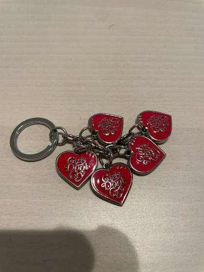 HUMAN MADE Girls Don ’t Cry keychain "Red" / VERDY