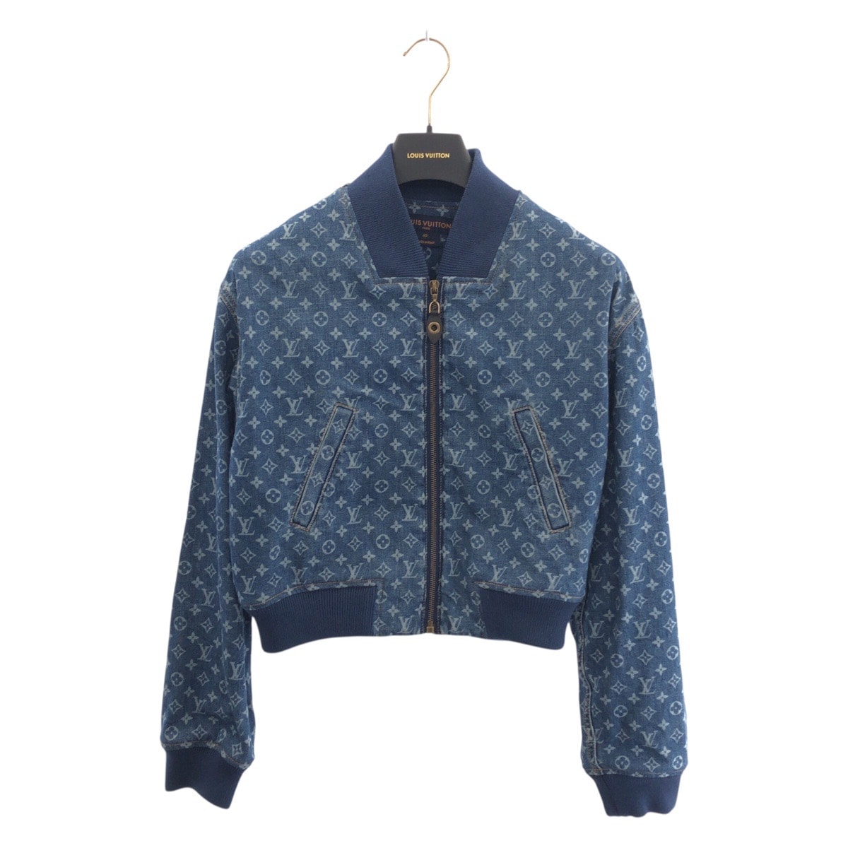 超美品 LOUIS VUITTON ルイヴィトン 25SS クロップド モノグラム デニム ボンバージャケット サイズ40 定価475,200円 ブルー ゴールド金具 コットン デニムジャケット Gジャン アウター 506822 【中古】