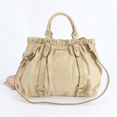 ■美品 ミュウミュウ ショルダーバッグ レザー