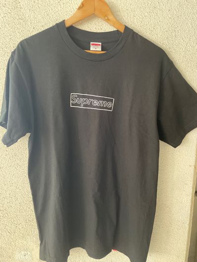 Supreme KAWS Chalk Logo Tee "Black"