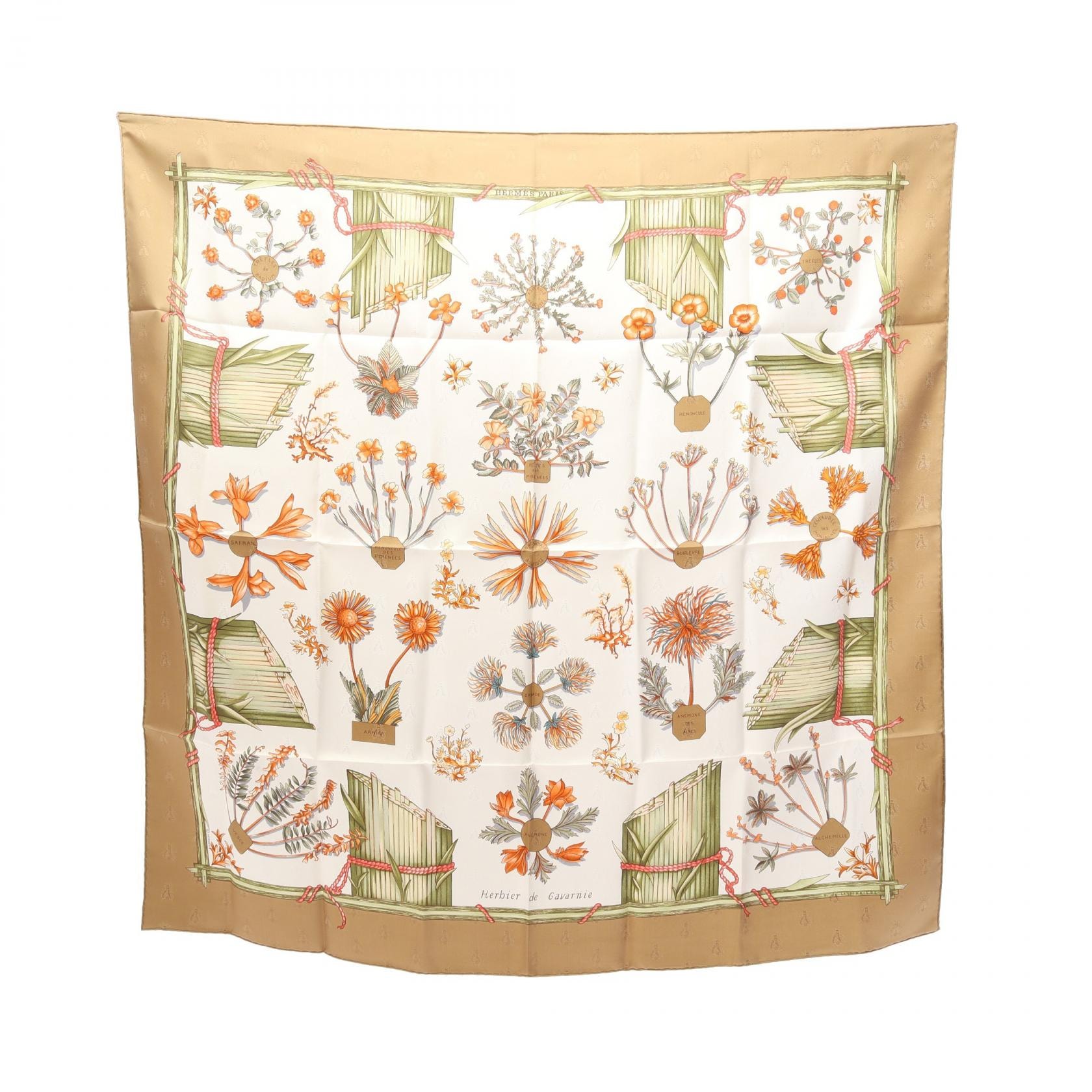 エルメス HERMES カレ90 Herbier de Gavarnie スカーフ 衣料品 シルク シルク ベージュ レディース ホワイト系 / ベージュ系 / マルチカラー 【中古】