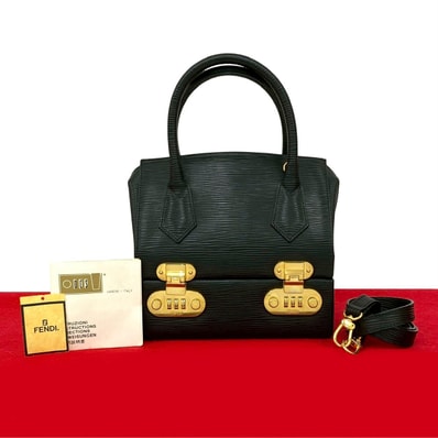 FENDI フェンディ エピレザー ショルダーバッグ ブラック
25747