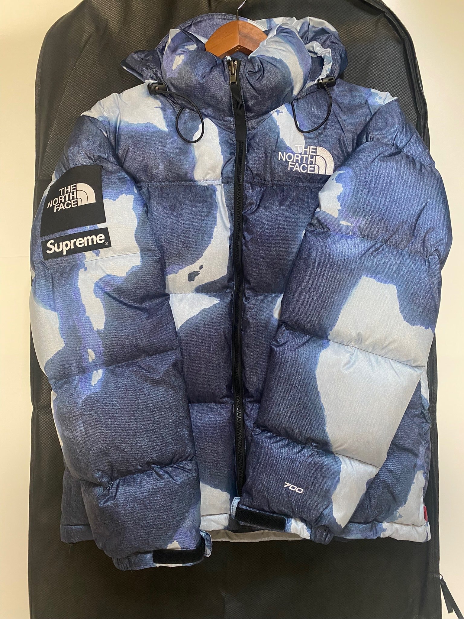 Supreme x The North Face Bleached Denim Print Nuptse Jacket "Indigo"