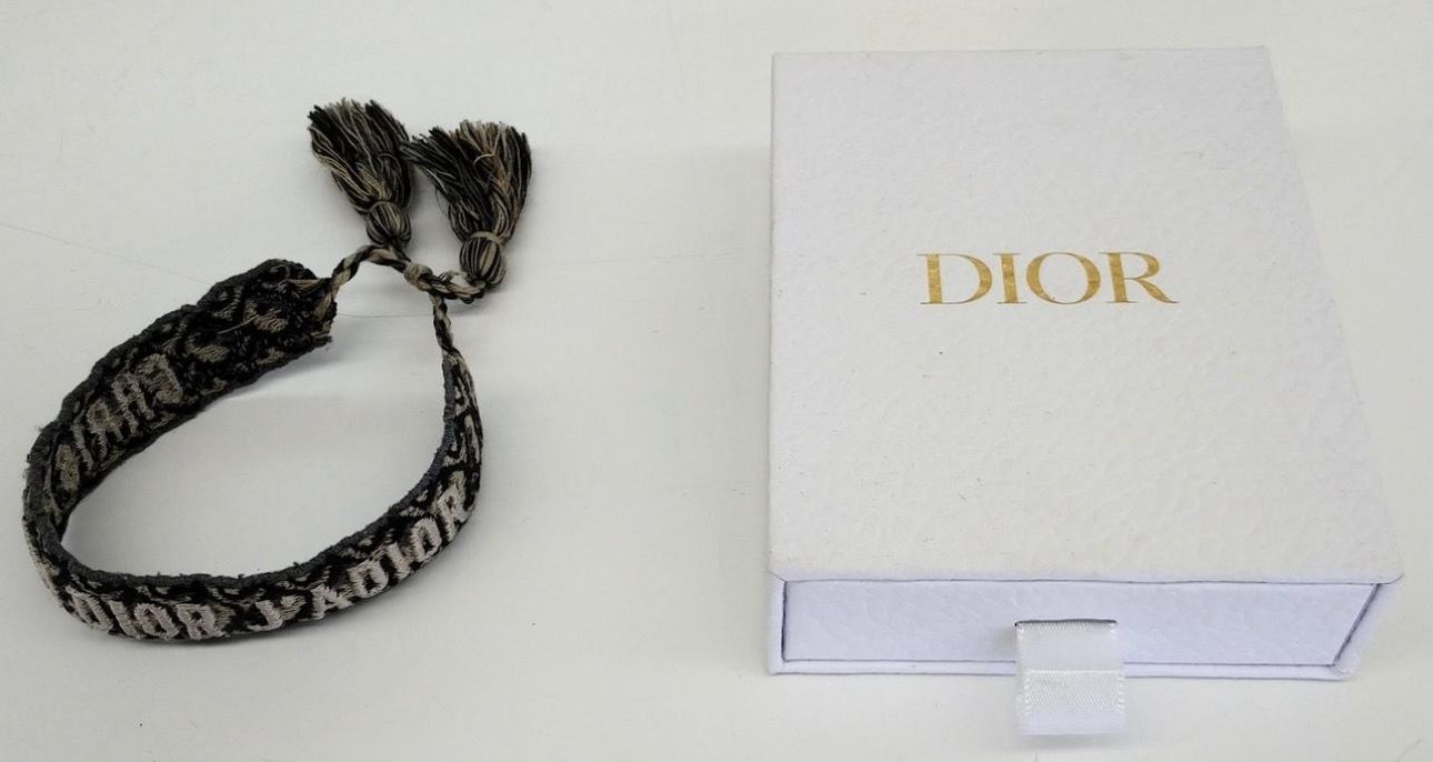 DIOR