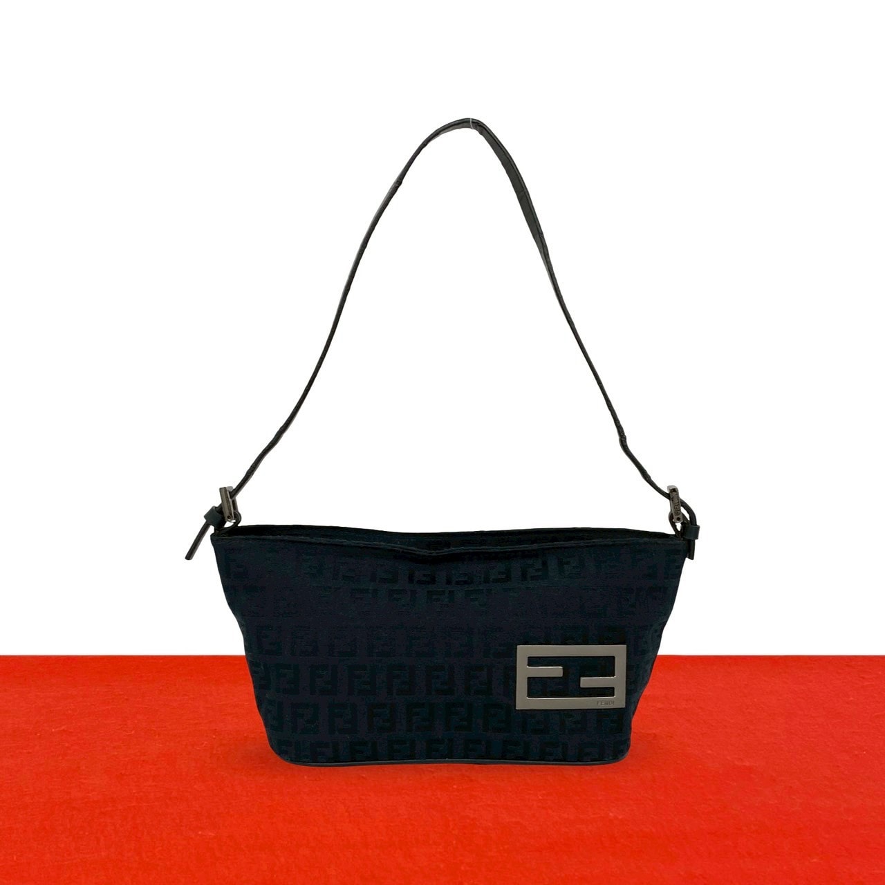 FENDI フェンディ ズッキーノ 柄  キャンバス レザー ショルダーバッグ ブラック
 03684
