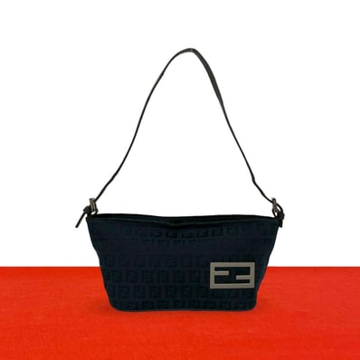 FENDI フェンディ ズッキーノ 柄 キャンバス レザー ショルダーバッグ ブラック
03684