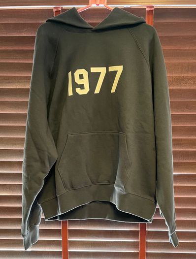 FEAR OF GOD ESSENTIALS 1977 HOODIE "Iron"