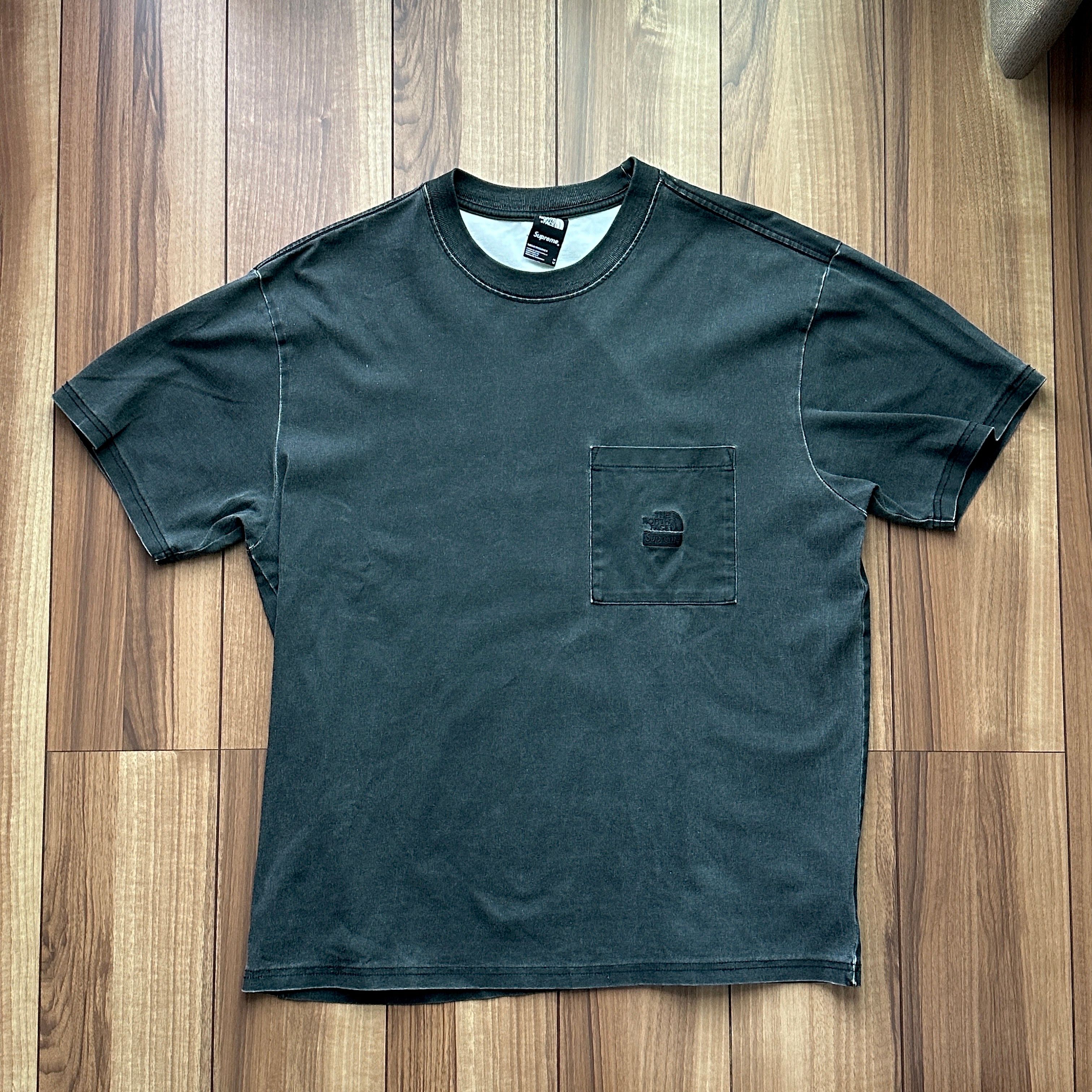 Supreme x The North Face Pigment Printed Pocket Tee "Black"