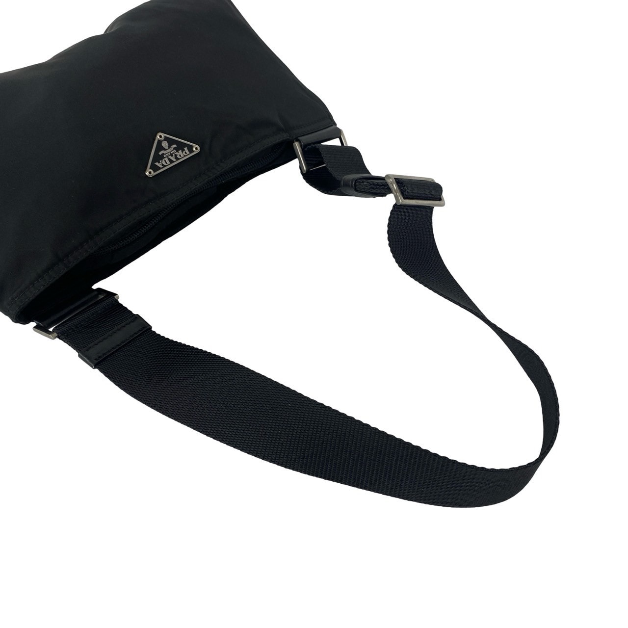 B (目立った傷や汚れなし)】PRADA プラダ 三角ロゴ 金具 ナイロン