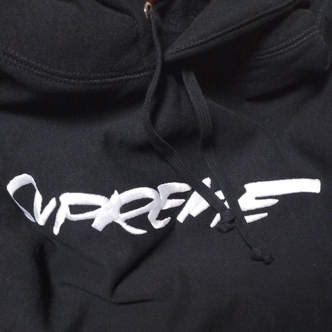 シュプリーム フューチュラ フーデッド スウェットシャツ "ブラック"