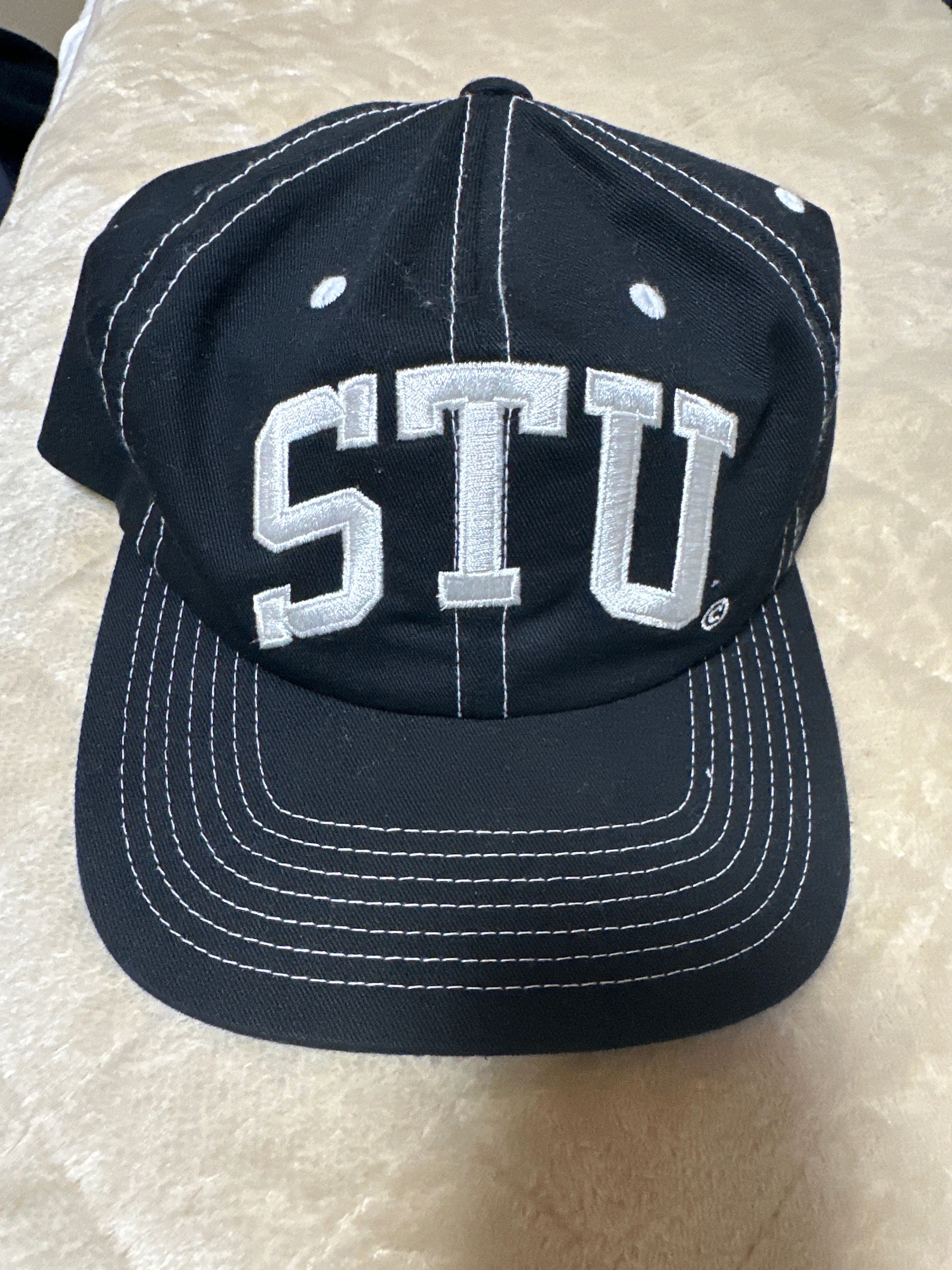 Stussy Mid-Depth STU Arch Strapback "True Black"