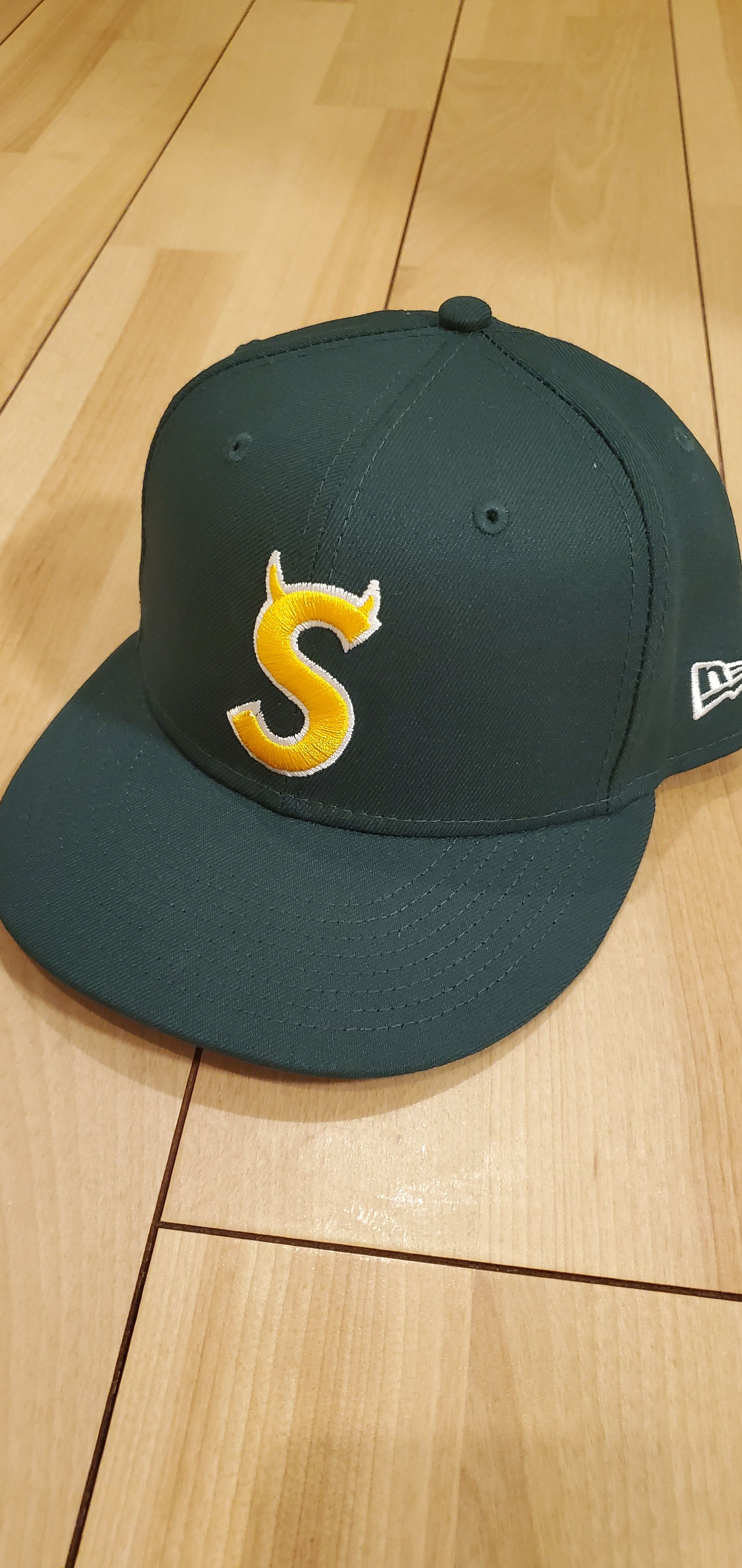Supreme S Logo New Era "Green" (22FW)