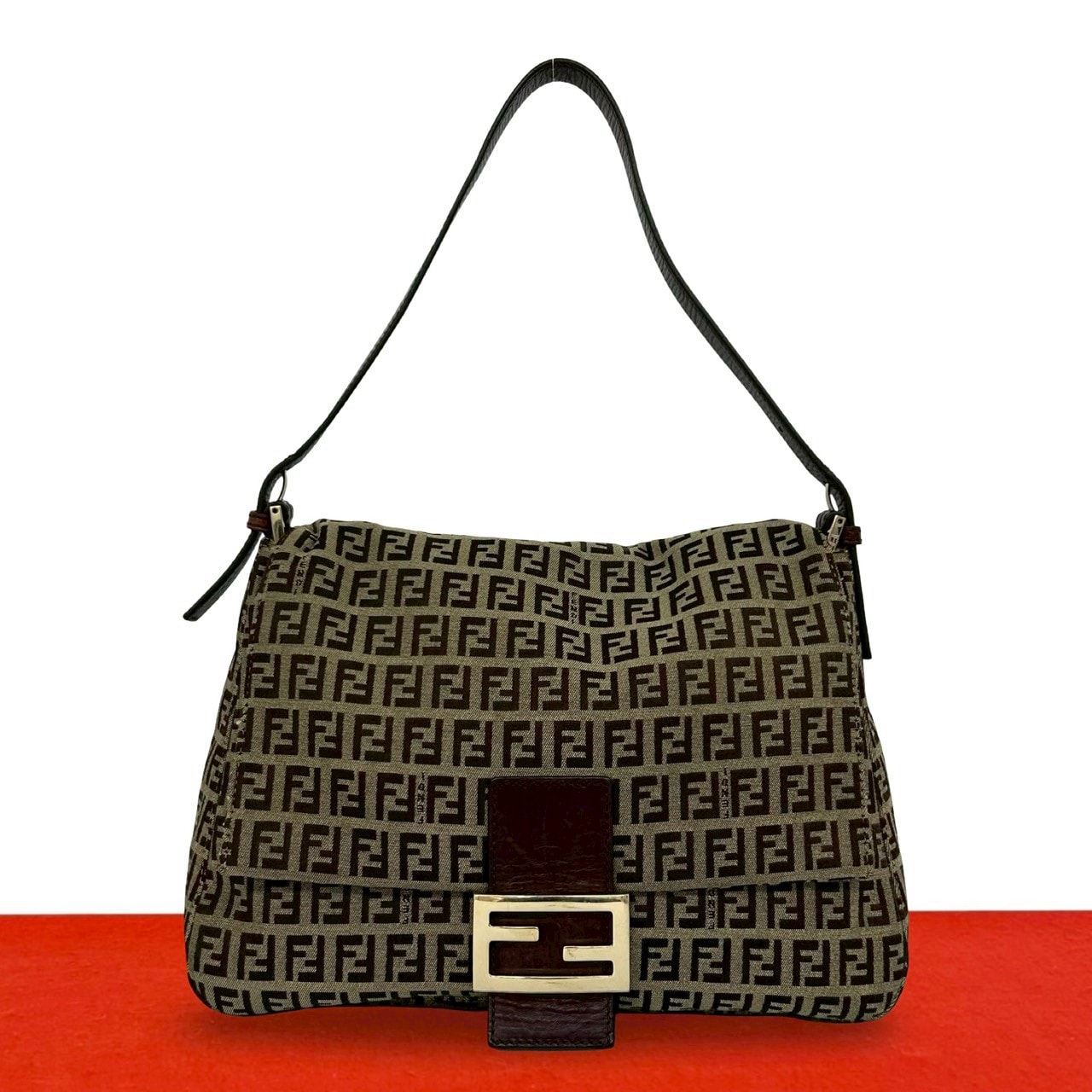 FENDI フェンディ ズッキーノ FF 柄 ロゴ 金具 キャンバス レザー ショルダーバッグ ブラウン
 76573