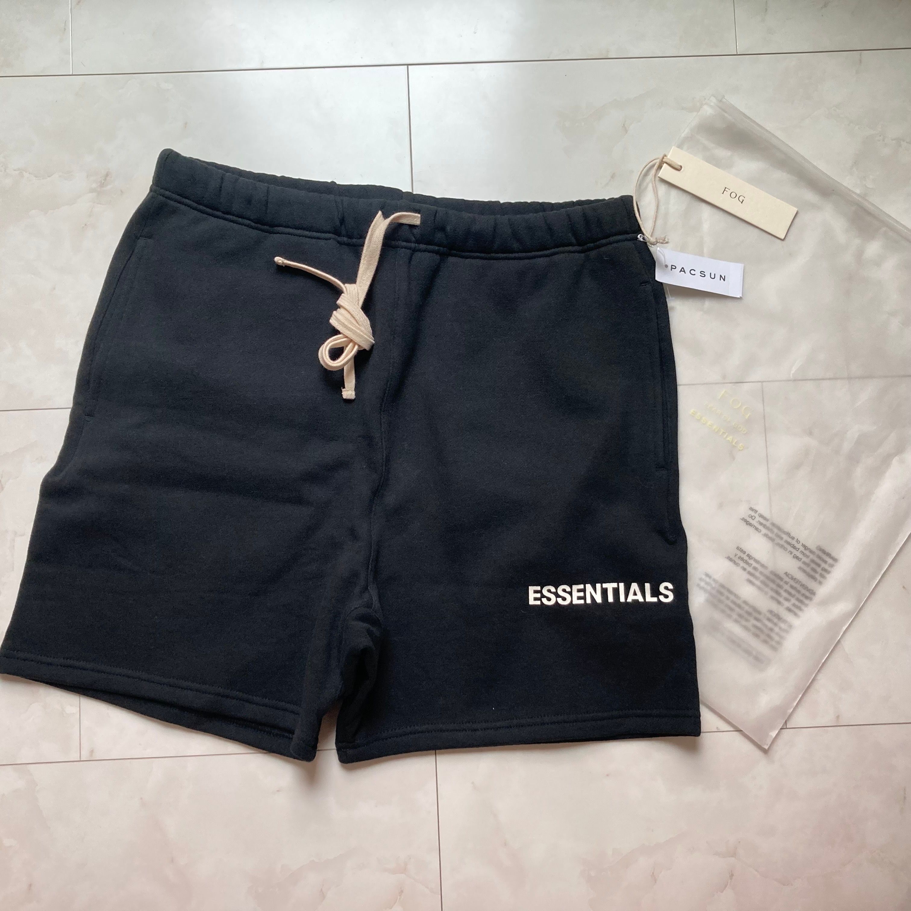 FEAR OF GOD Essentials Graphic Sweat Shorts "Black"