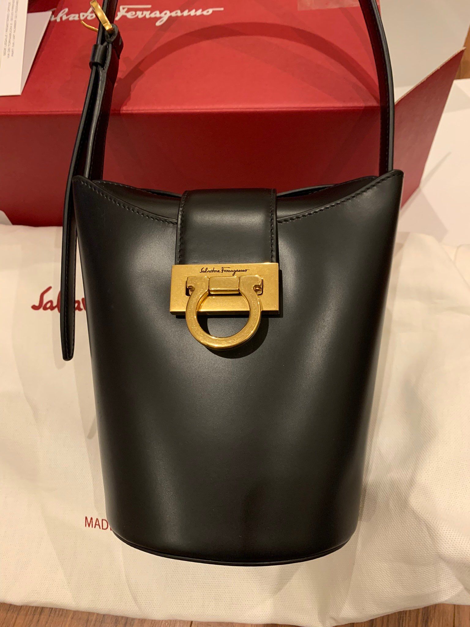 Salvatore Ferragamo Trifolio Shoulder Bag (S) "Black"