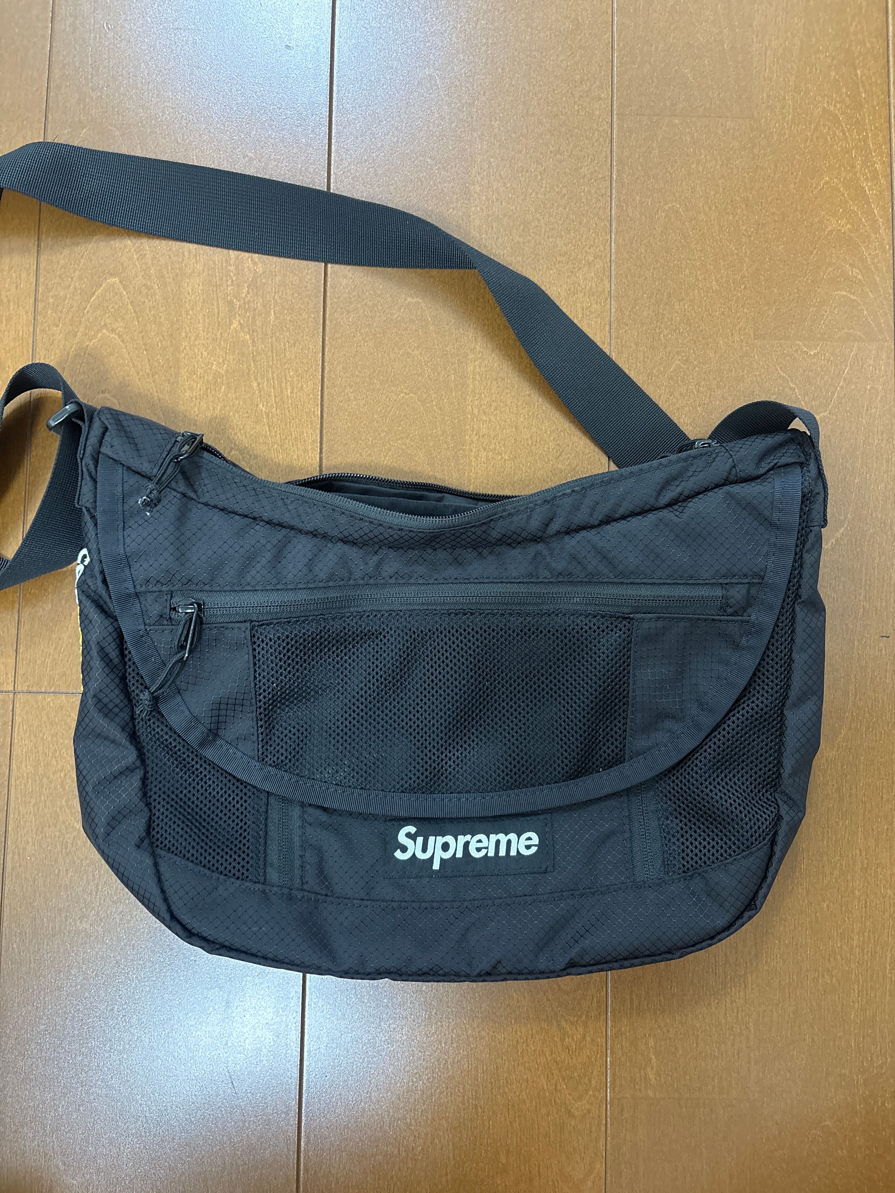 Supreme 2022ss Small Messenger Bag 