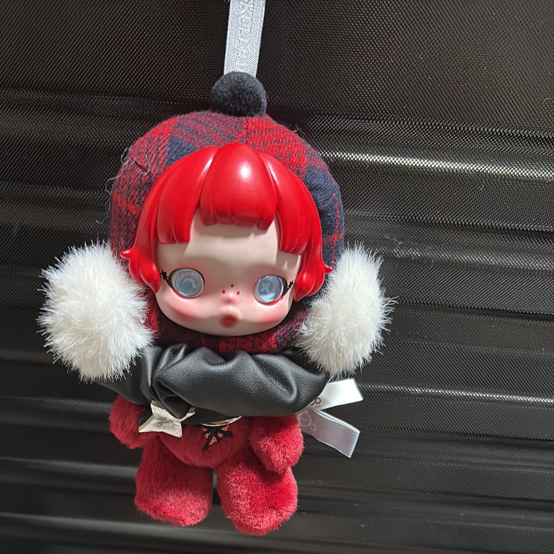 POP MART SKULLPANDA Winter Symphony Series Plush Pendant Rock On