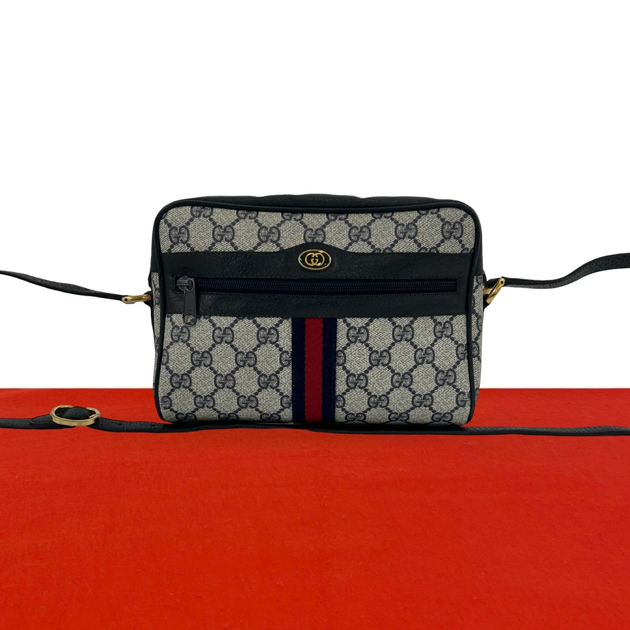 GUCCI グッチ シェリーライン GG ロゴ 金具 PVC レザー ショルダーバッグ ネイビー
28853