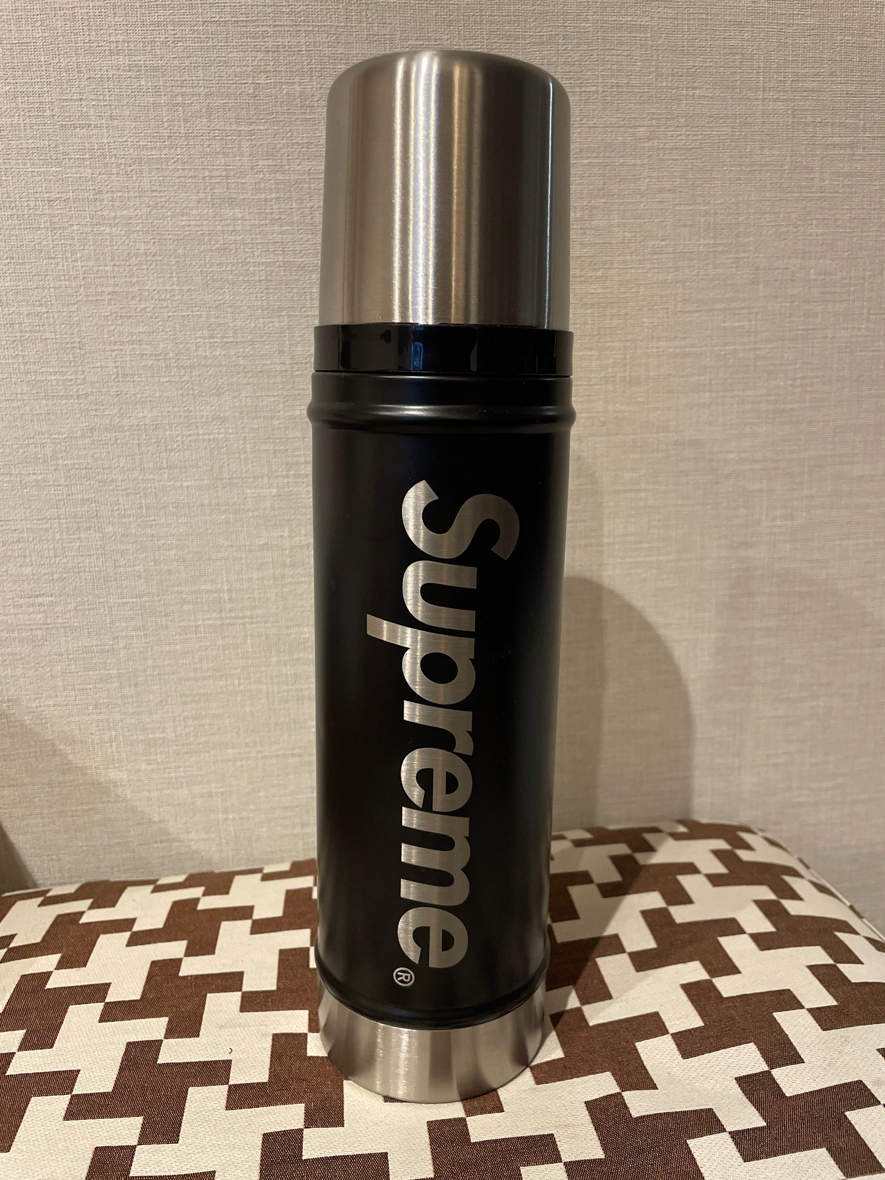 Supreme x Stanley 20 oz. Vacuum Insulated Bottle "Black"