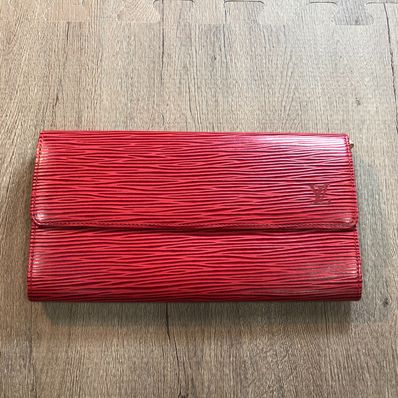 Louis Vuitton Epi Portefeuille Sarah "Carmine"