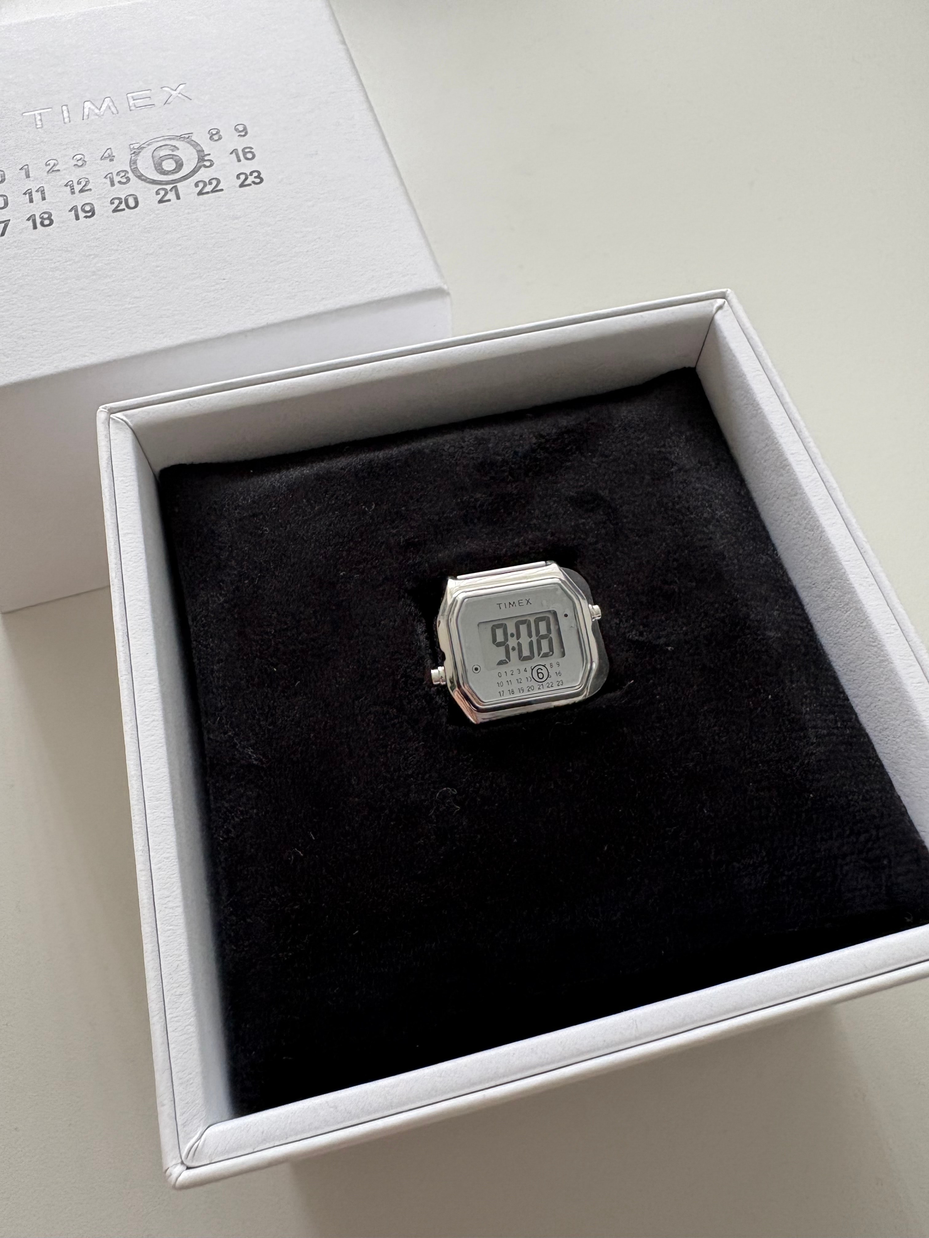 タイメックス x MM6メゾンマルジェラ T80 リングウォッチ "シルバー" S33YW0003/S33YW0004