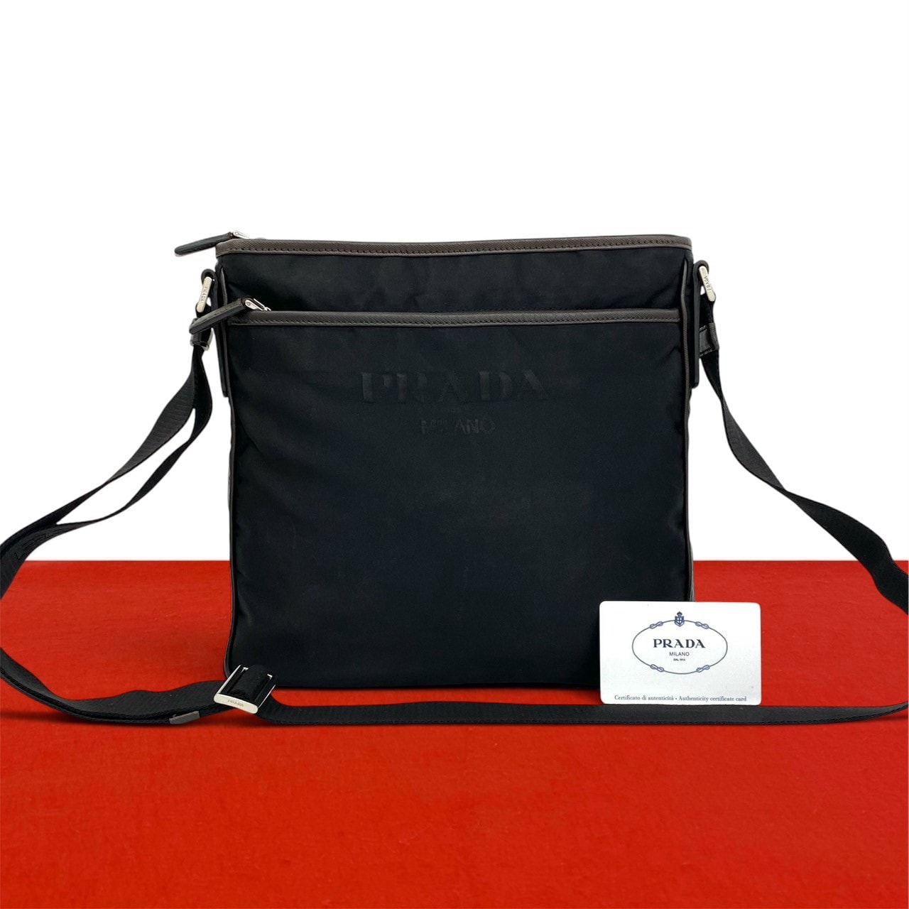 PRADA プラダ 三角ロゴ 金具  ナイロン レザー ショルダーバッグ ブラック
 19357