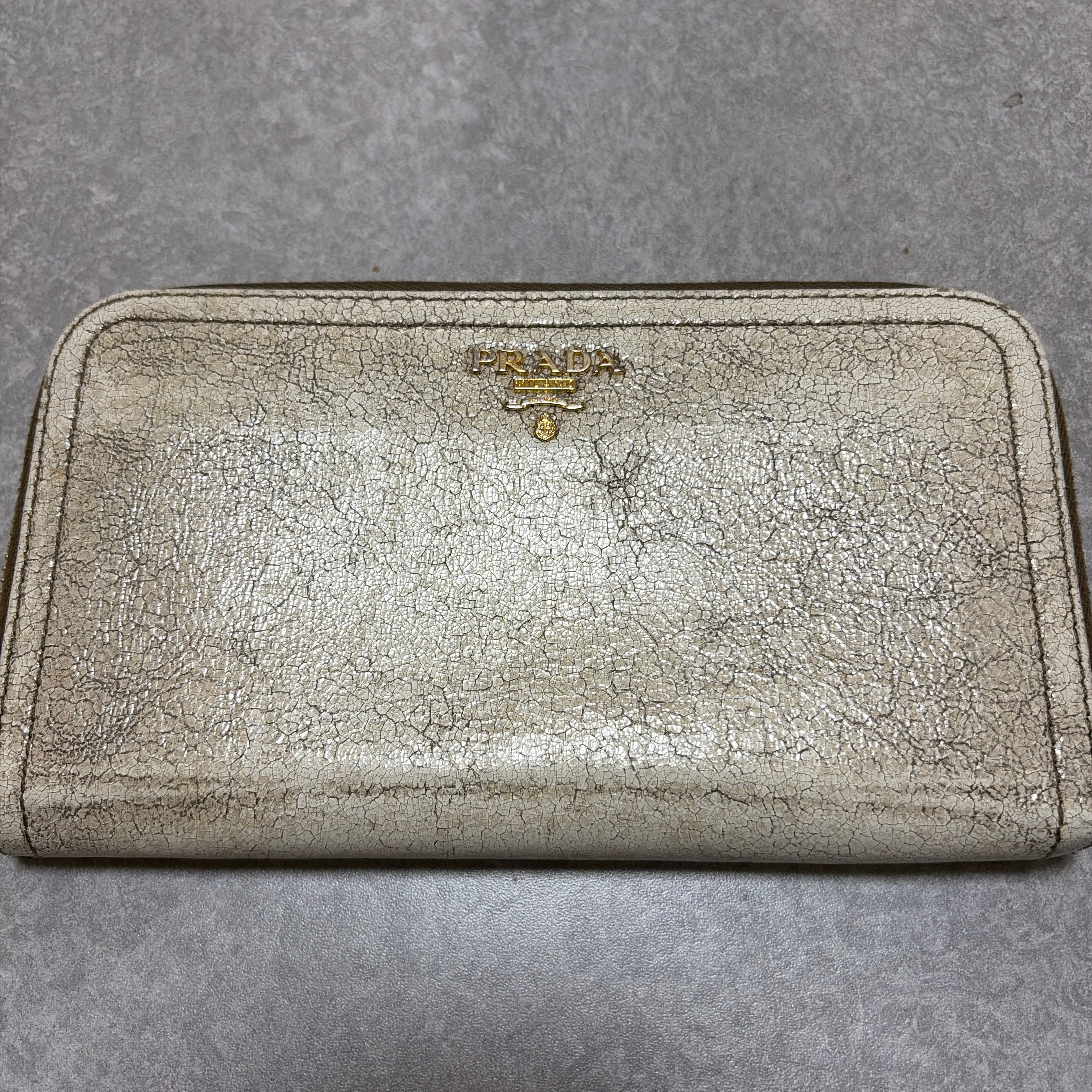 PRADA ヴィンテージラウンド長財布
