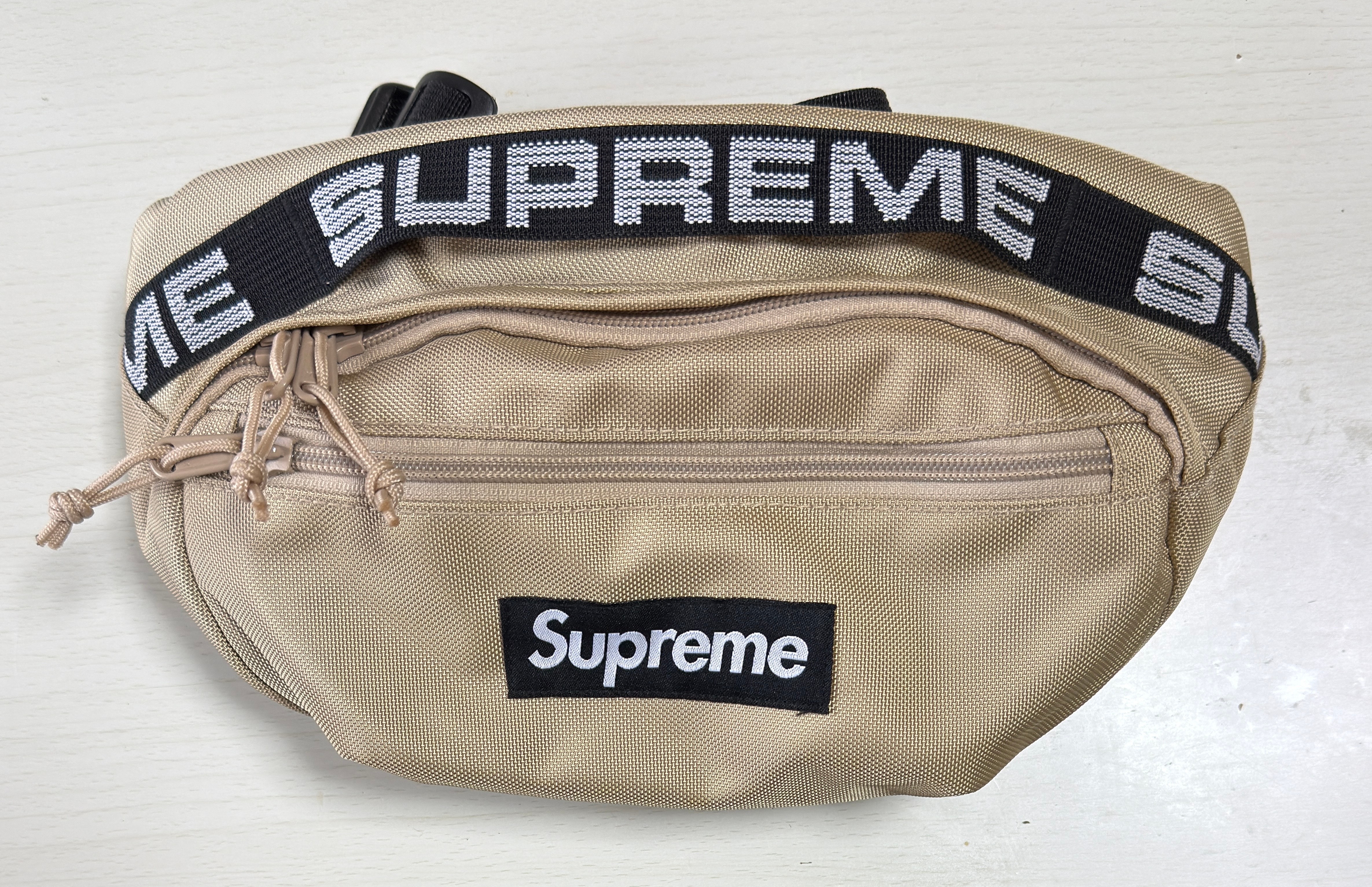 Supreme Waist Bag 