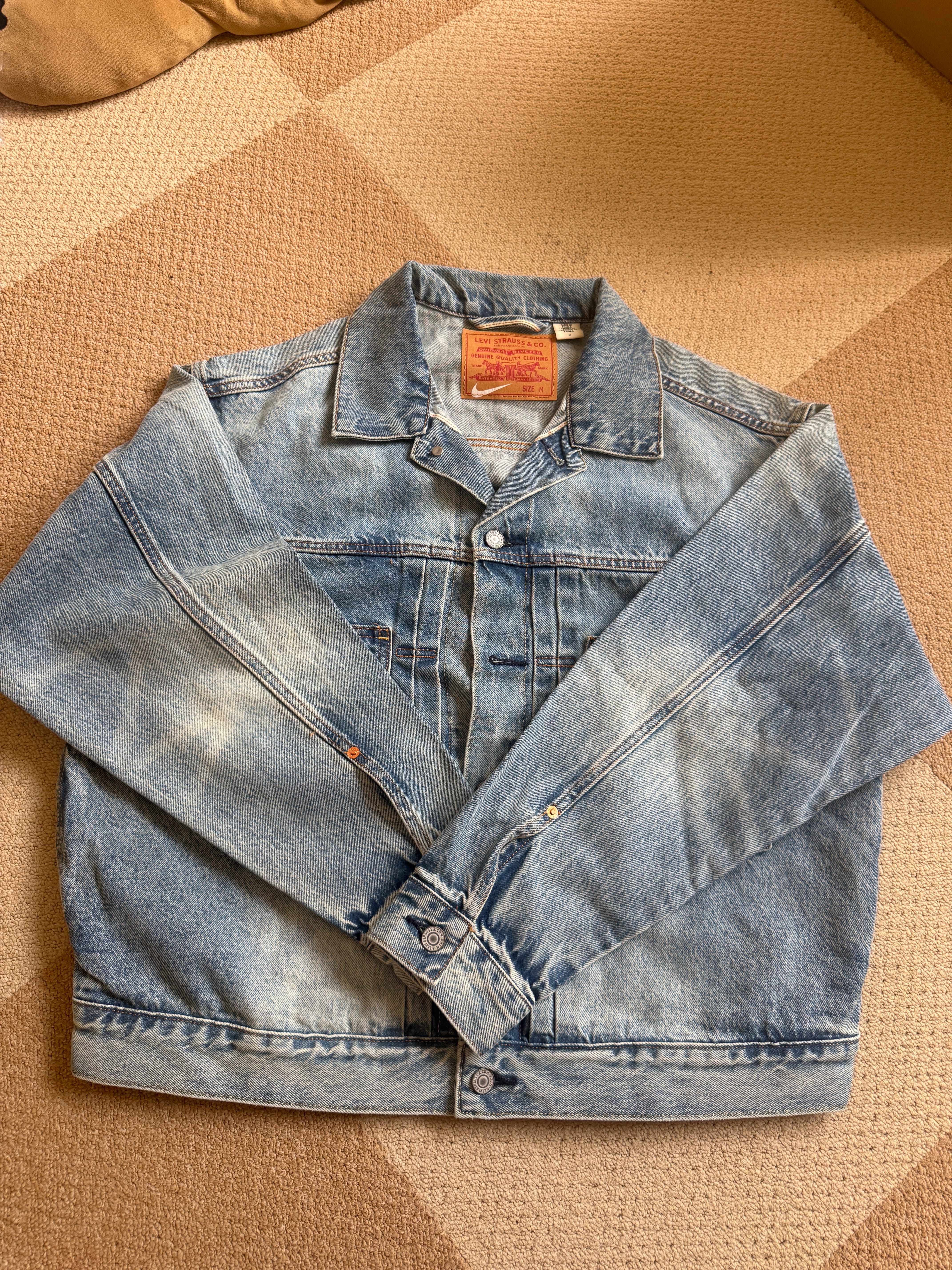 LEVI'S x Nike Denim Trucker Jacket "Light Indigo" 002TM-0000