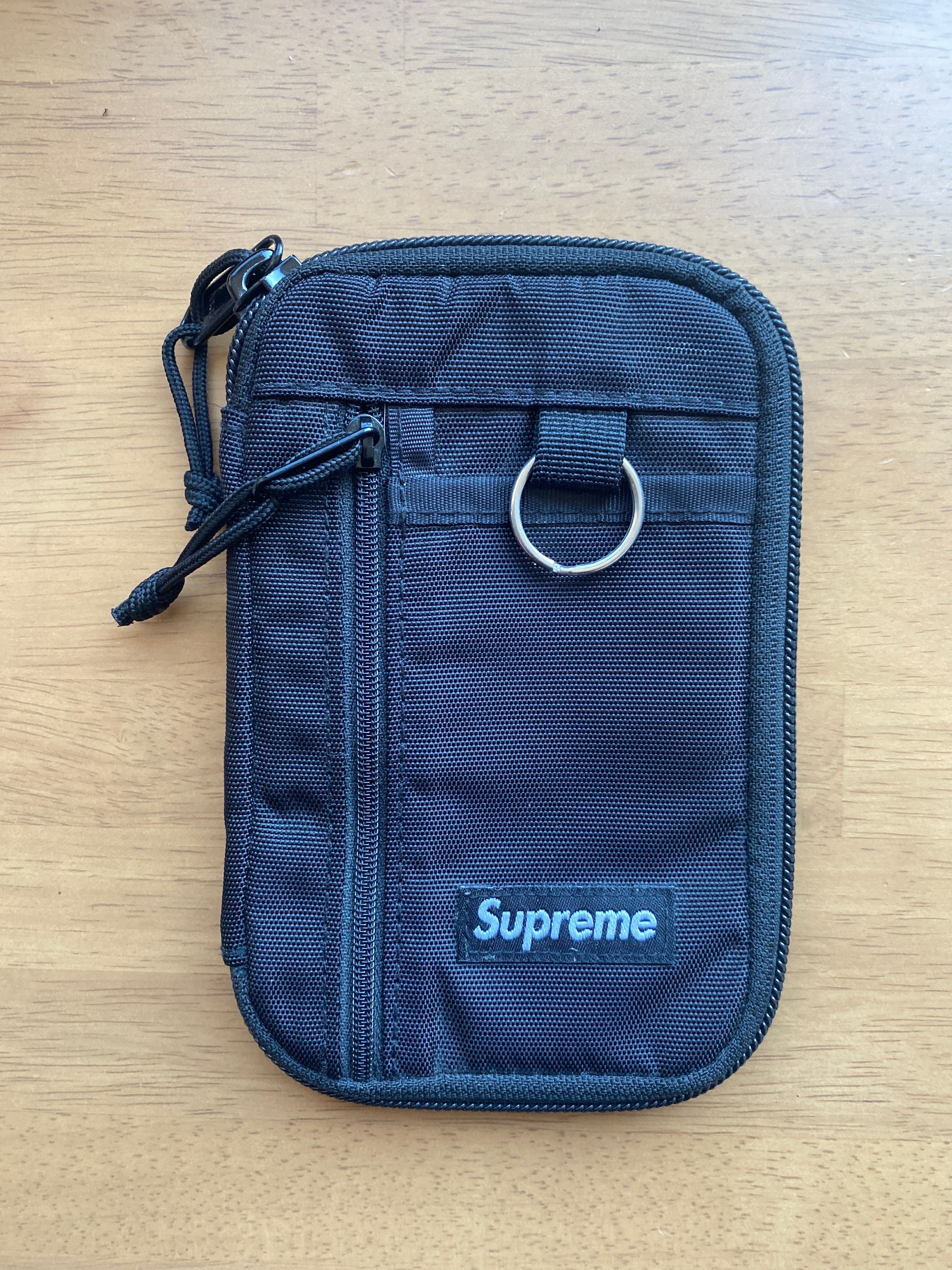 Supreme 19FW Small Zip Pouch 