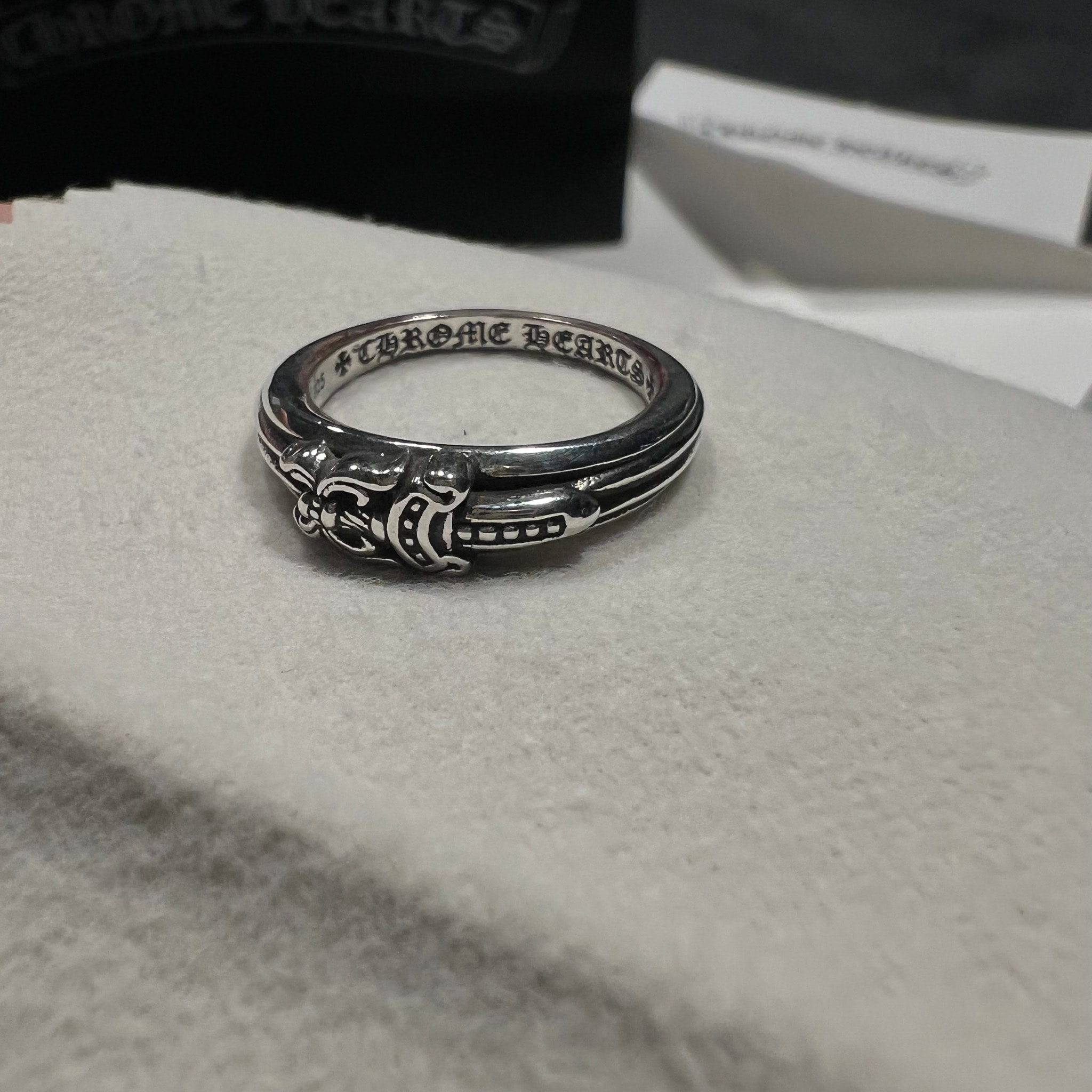Chrome Hearts Baby Classic Ring W / Dagger "Silver"