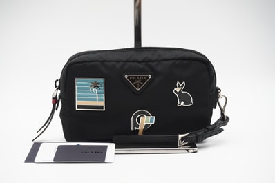 極美品 PRADA プラダ ナイロン テスートスマルト ロゴポーチ 1NE021 ポーチ ブラック ナイロン レディース