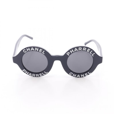 シャネル CHANEL CHANEL × PHARRELL サングラス 衣料品 プラスチック メンズ レディース ネイビー系 / ホワイト系 【中古】