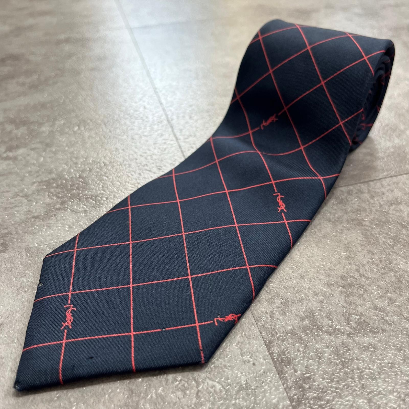 【YVES SAINT LAURENT】イヴサンローラン カサンドラ YSLロゴ ネクタイ 格子 ウィンドウペン チェック 織り模様 ネイビー レッド メンズ