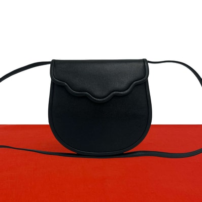 YVES SAINT LAURENT イヴ・サンローラン スカラップ レザー ショルダーバッグ ブラック
89009