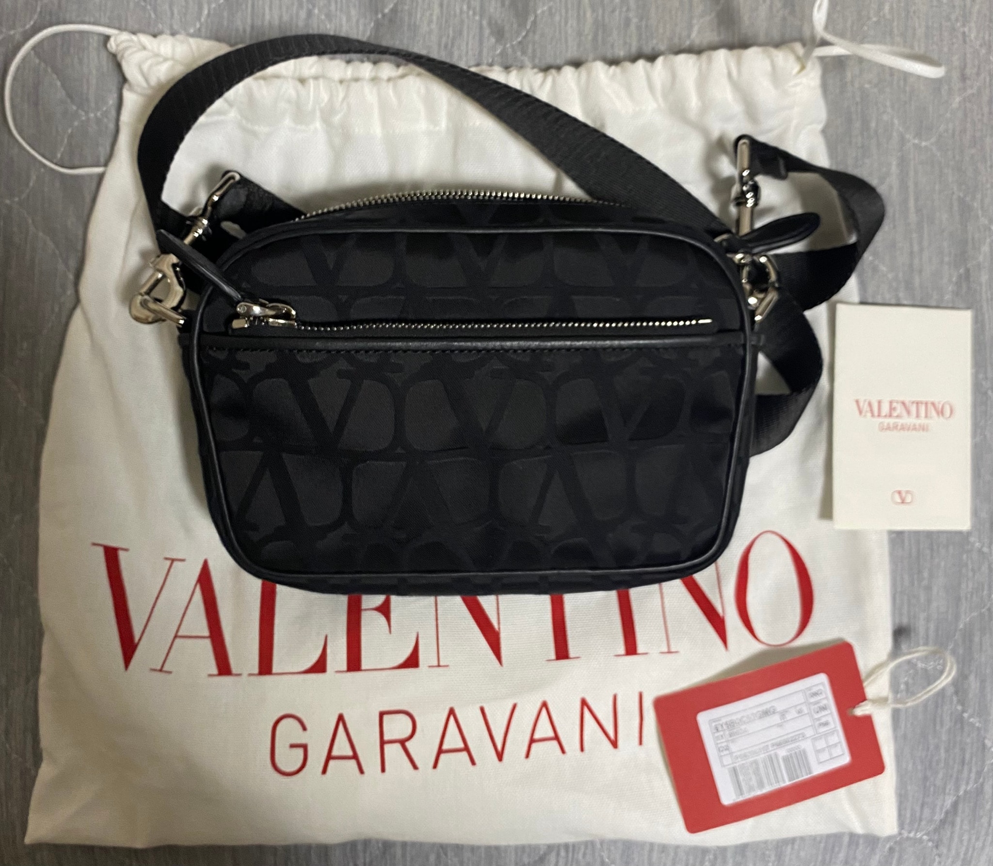 Valentino ヴァレンティノ イコノグラフ ショルダーバッグ