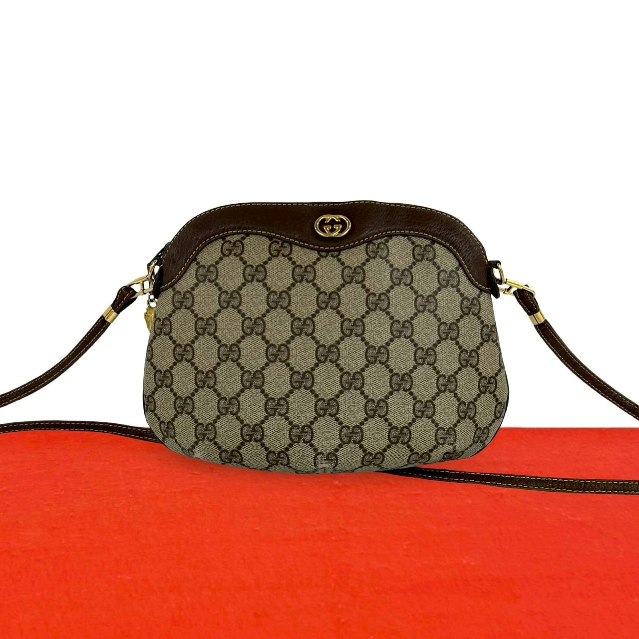 B (目立った傷や汚れなし)】GUCCI グッチ GG ロゴ 柄 金具 レザー PVC