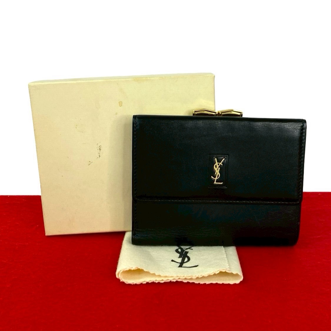 YVES SAINT LAURENT イヴ・サンローラン YSL ロゴ 金具 レザー 三つ折り財布 ブラック
 29682