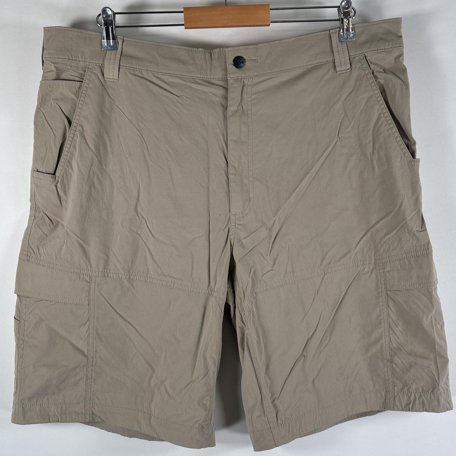 古着 カーハート Carhartt ショートパンツ ナイロンショーツ カーゴショーツ 大きいサイズ ワンポイントロゴ w42  ベージュ メンズ