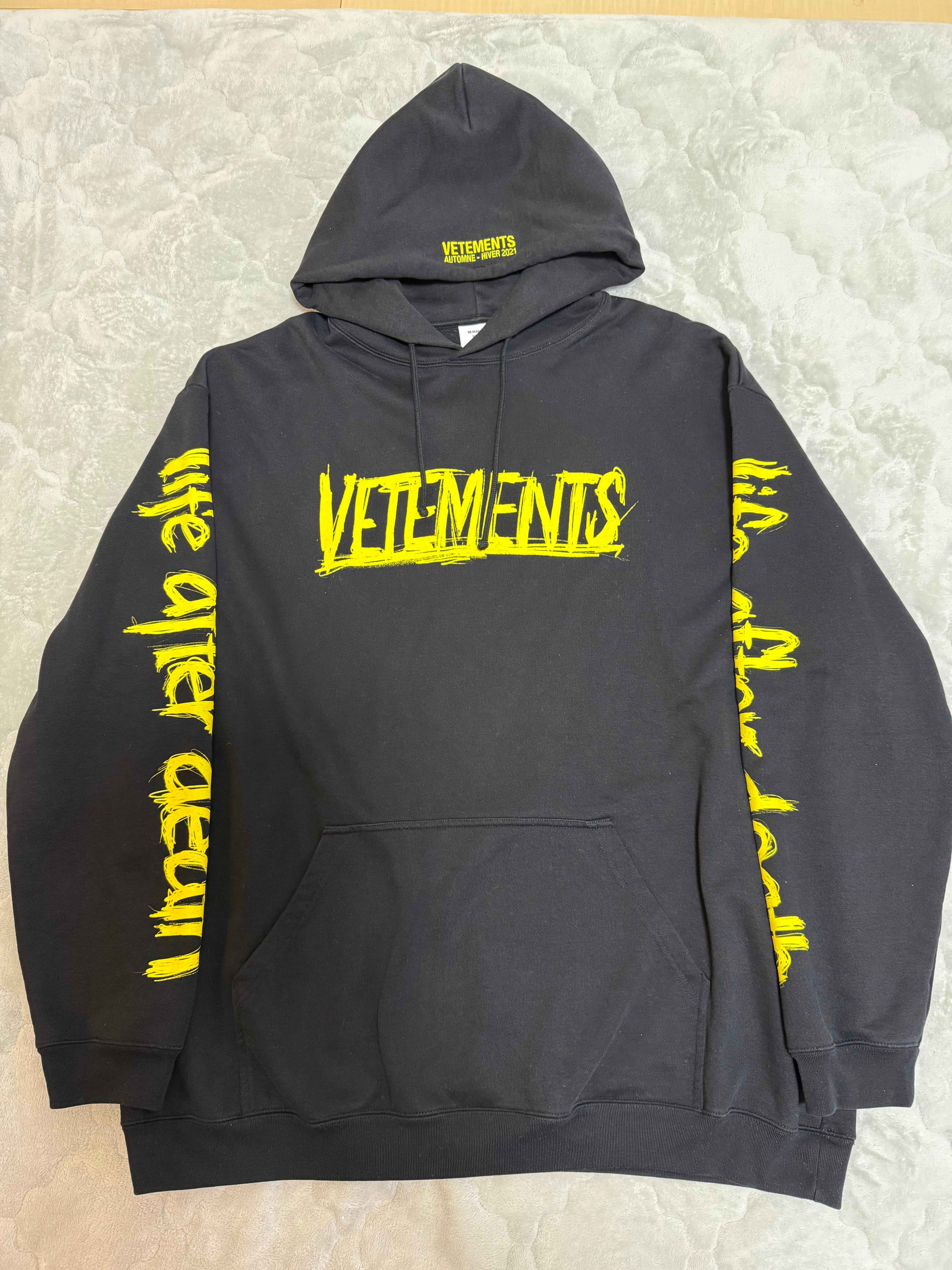 ヴェトモン パーカー VETEMENTS  ワールドツアー ブラック&イエロー Mサイズ