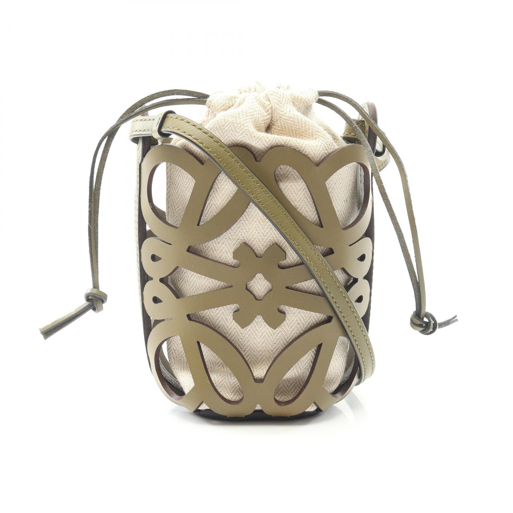 ロエベ LOEWE アナグラム カットアウト ポケット ショルダーバッグ バッグ レザー レディース カーキ系 / ベージュ系 C922Y62X02 【中古】