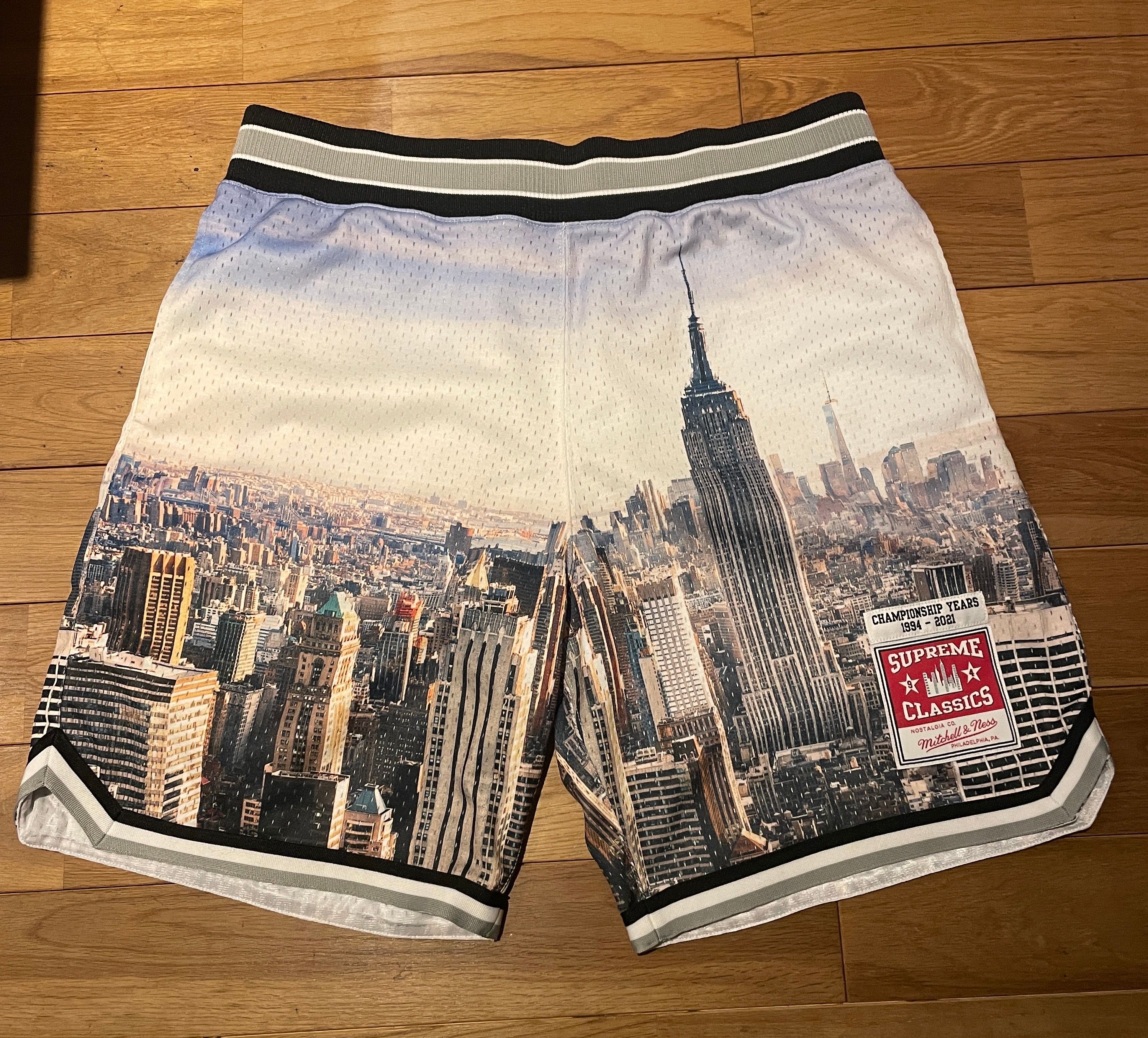 Supreme / Mitchell & Ness® Basketball Short 