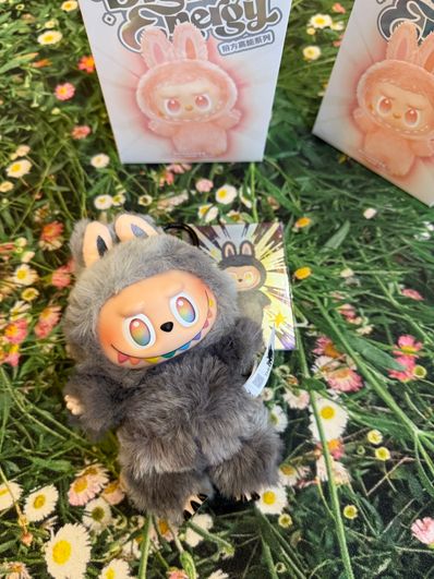 POP MART THE MONSTERS (LABUBU) Big into Energy Series Plush Pendant ID (Secret)