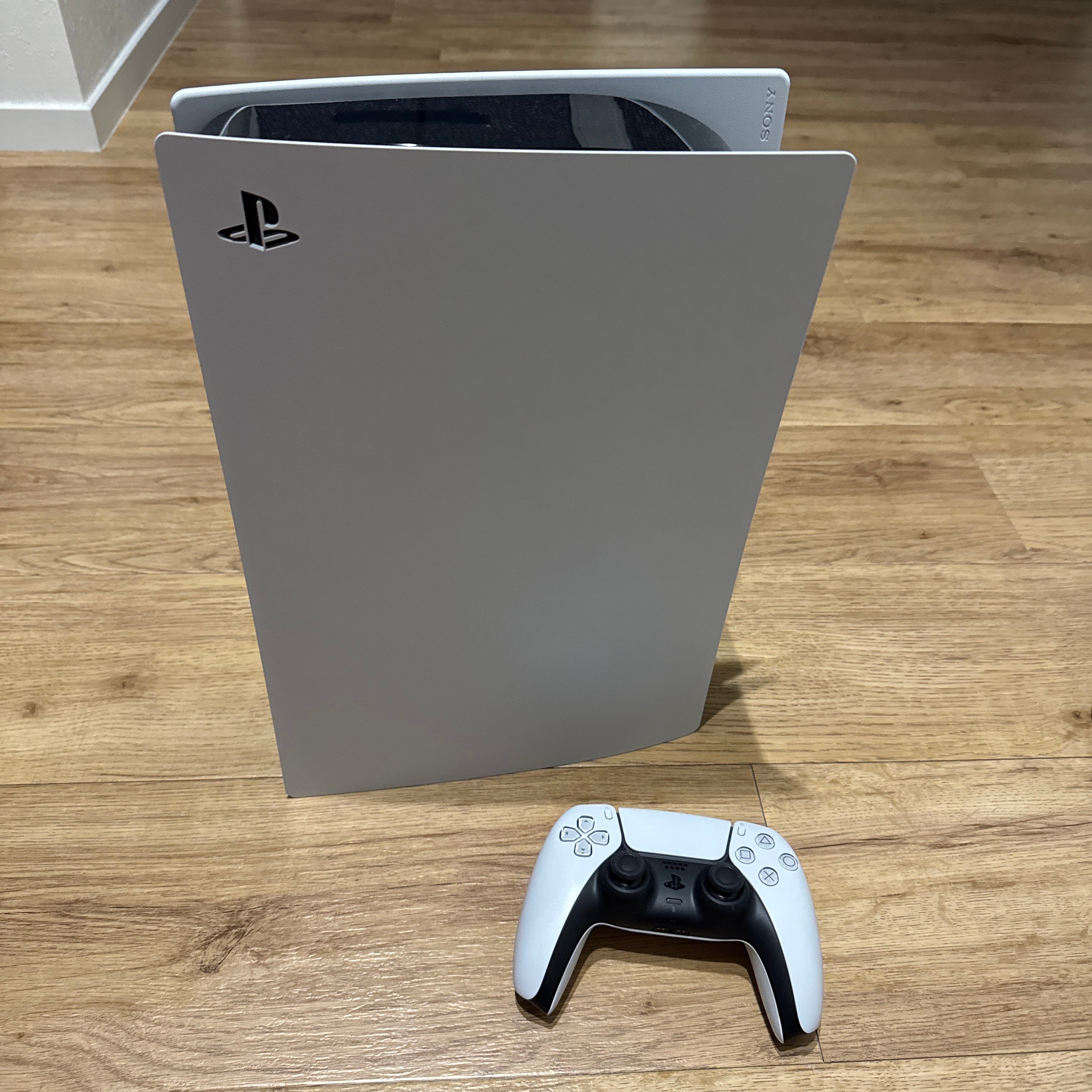 SONY PlayStation5 (PS5) Digital Edition CFI-1200B01