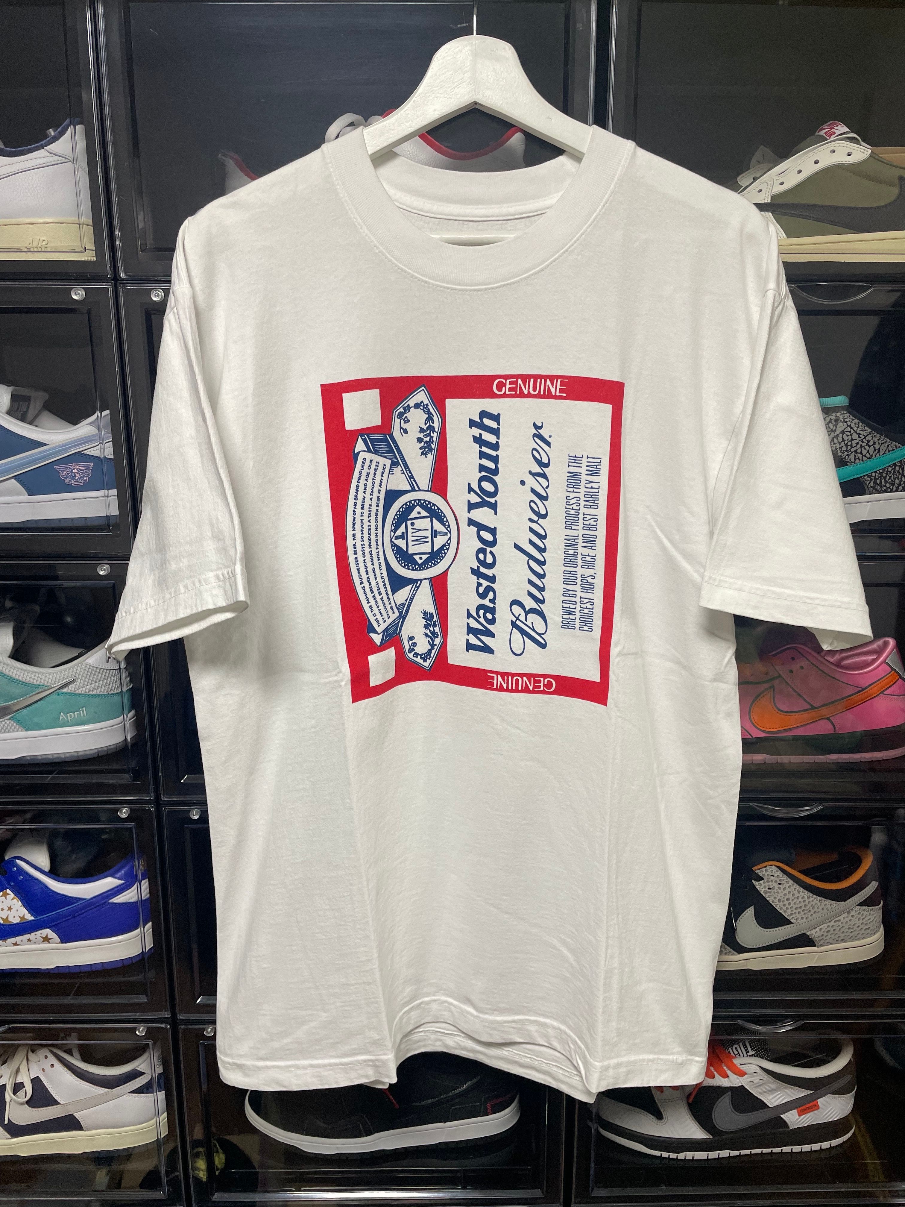ウェイステッドユース x バドワイザー Tシャツ "ホワイト" / ヴェルディ